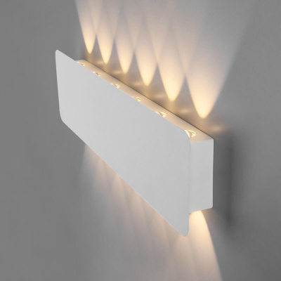 Настенный светодиодный светильник Elektrostandard Angle 40139/1 Led a055777