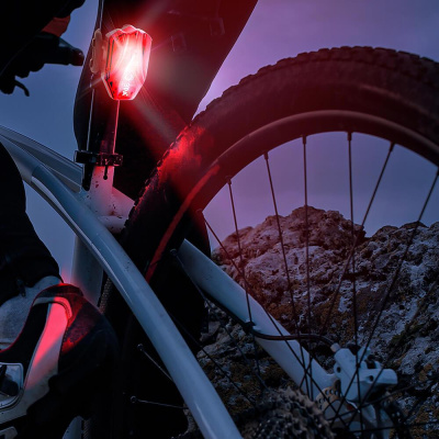 Велосипедный светодиодный фонарь ЭРА аккумуляторный 183х143х57 130лм VA-801 Б0039624